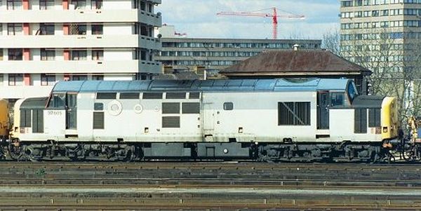 37605