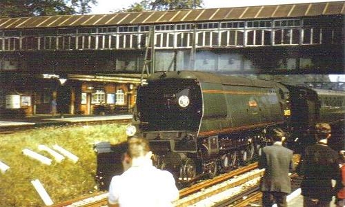 34023 at Farnborough station.