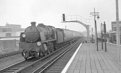 U1 at Balham station.