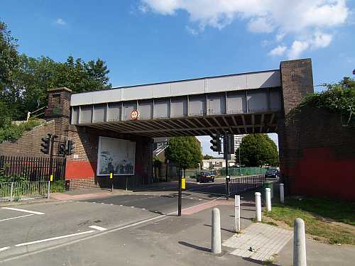 Collingwood Road bridge, Sutton