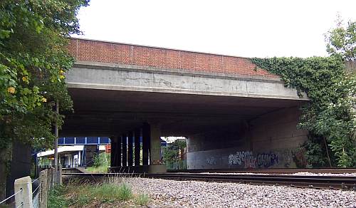 Kingston Bypass bridge, Hinchley Wood