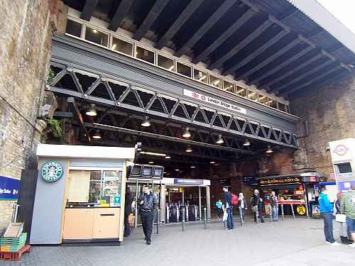 Joiner Street bridge, London Bridge